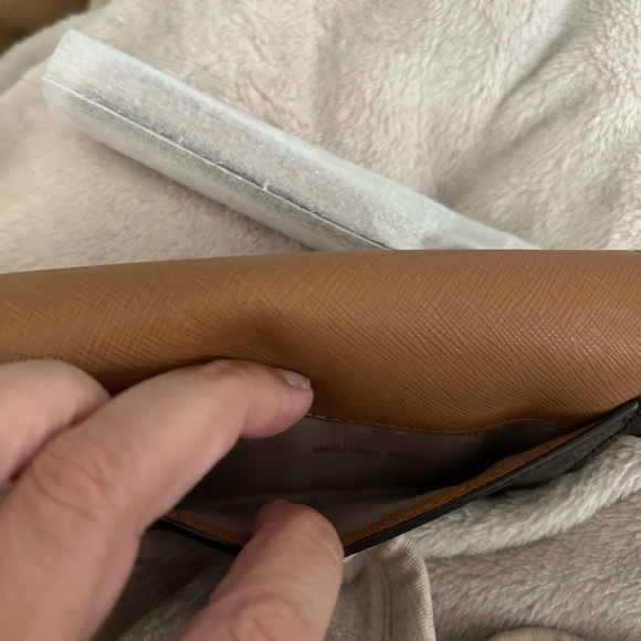 NWB Michael Kors Card Case/Wristlet - Picture 7 of 8